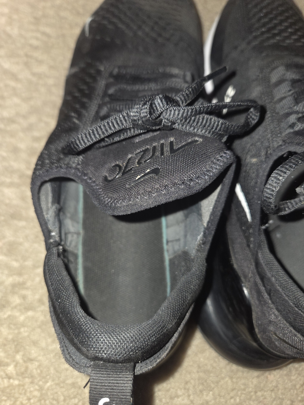 Nike Air Max 270 Men's Running Shoes Size 11.5, Black/White, Athletic Sneakers - Picture 7 of 9